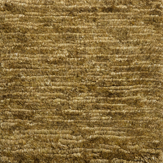 CSS_HK_Essentials_Miran_Amber_SAM